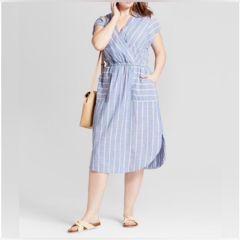 Universal Threads blue cotton striped V neck dress size XL